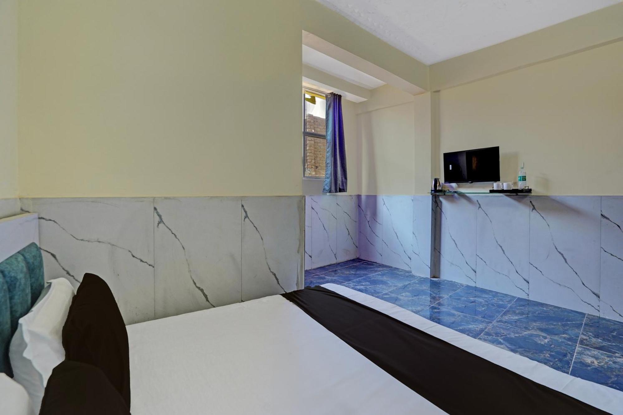 Hotel O Abhinav Hotel Noida Exterior photo