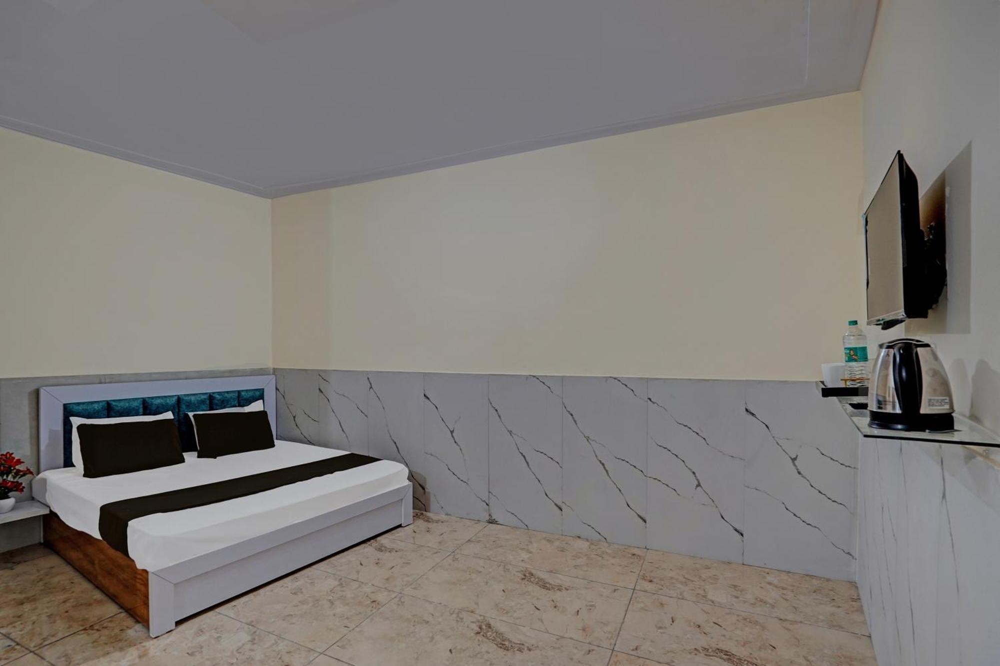 Hotel O Abhinav Hotel Noida Exterior photo