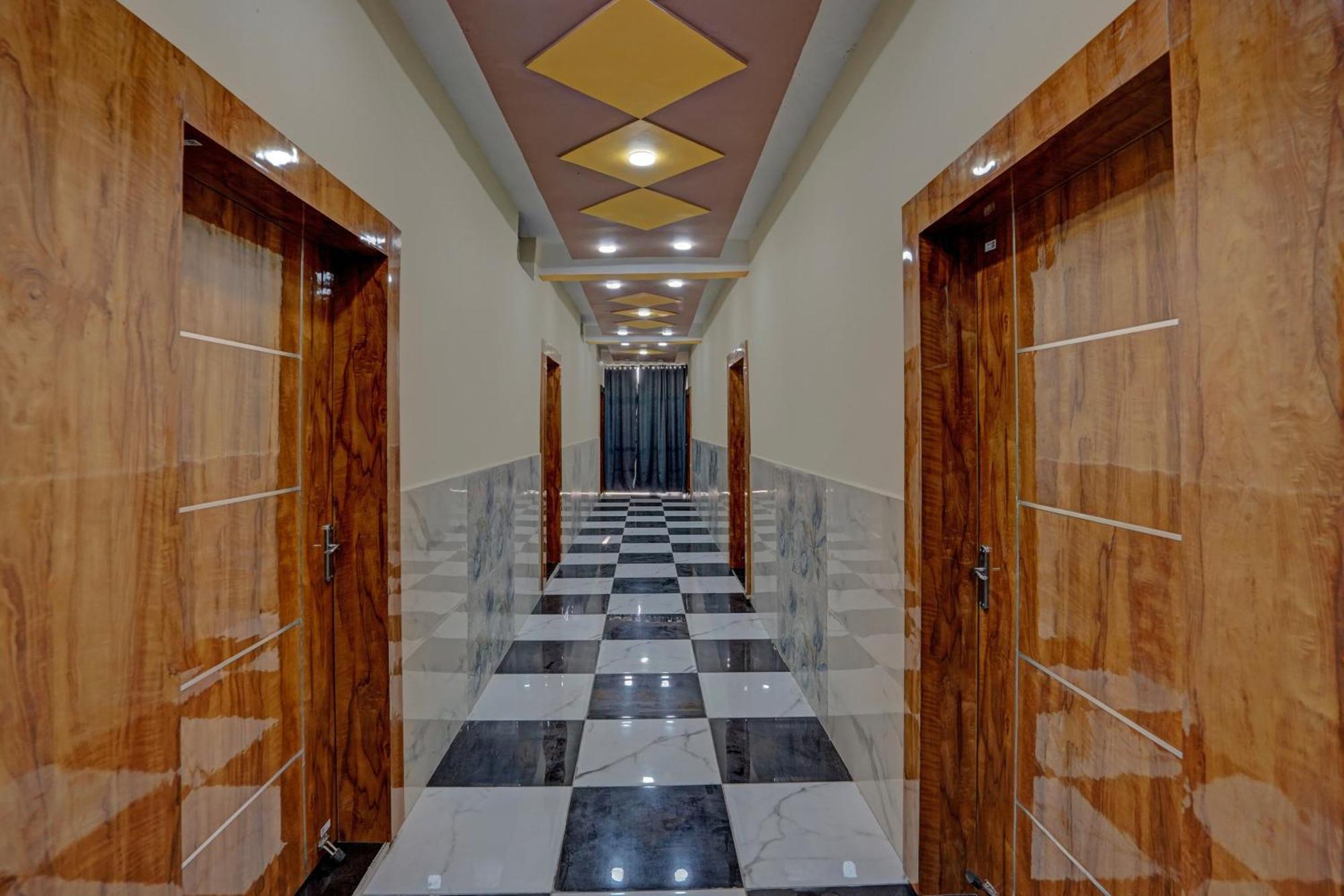 Hotel O Abhinav Hotel Noida Exterior photo