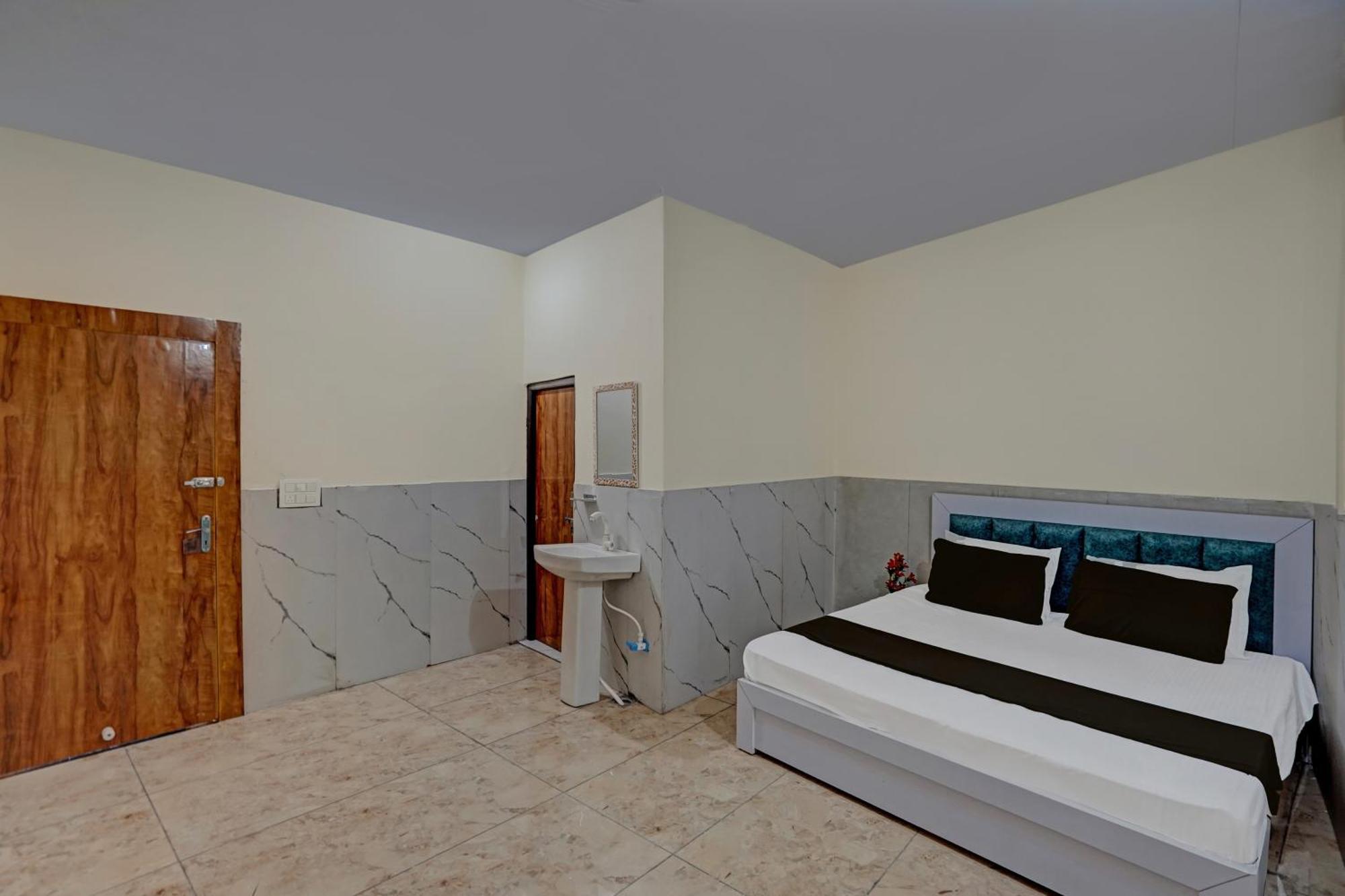 Hotel O Abhinav Hotel Noida Exterior photo
