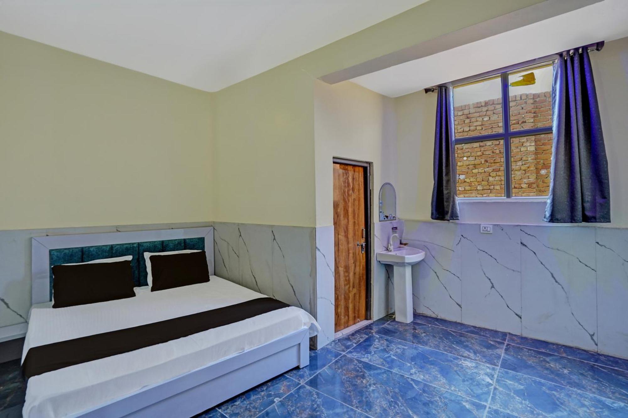Hotel O Abhinav Hotel Noida Exterior photo
